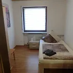 180qm Mit 5 Schlafzimmer, 2 Badezimmer Fuer Bis Zu 8 Personen Abstatt