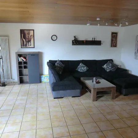 Apartment A25 180qm Mit 5 Schlafzimmer, 2 Badezimmer Für Bis Zu 8 Personen Abstatt