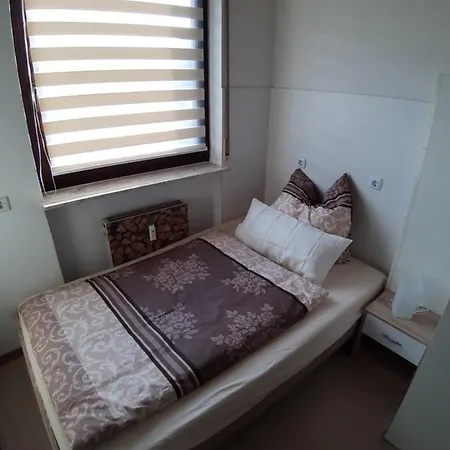 180qm Mit 5 Schlafzimmer, 2 Badezimmer Fuer Bis Zu 8 Personen