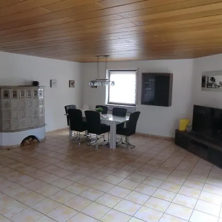 Apartamento 180qm Mit 5 Schlafzimmer, 2 Badezimmer Fuer Bis Zu 8 Personen Abstatt