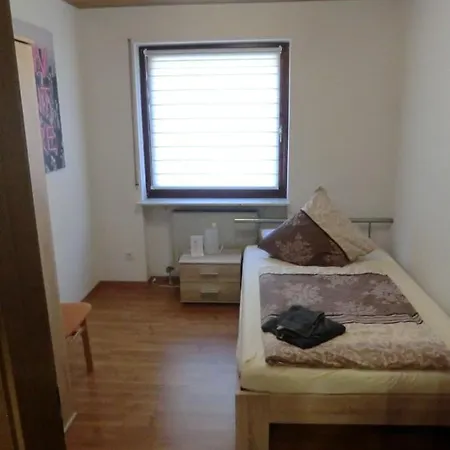180qm Mit 5 Schlafzimmer, 2 Badezimmer Fuer Bis Zu 8 Personen Abstatt