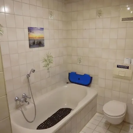 180qm Mit 5 Schlafzimmer, 2 Badezimmer Fuer Bis Zu 8 Personen アパート Abstatt