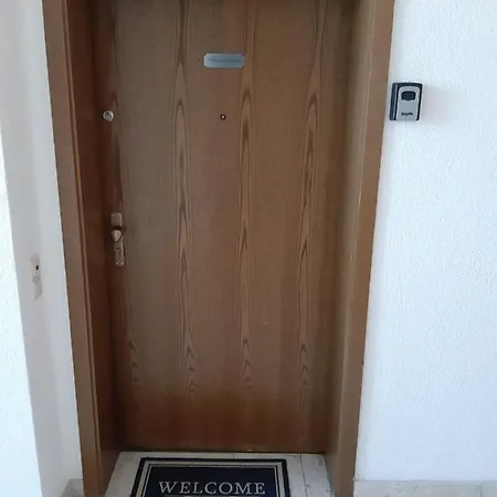 180qm Mit 5 Schlafzimmer, 2 Badezimmer Fuer Bis Zu 8 Personen Abstatt